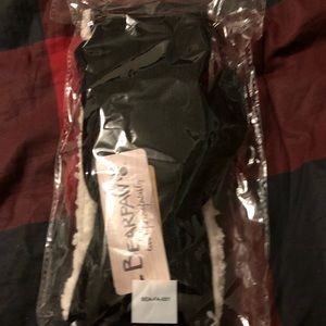 Bearpaw black gloves and black headwrap brand new